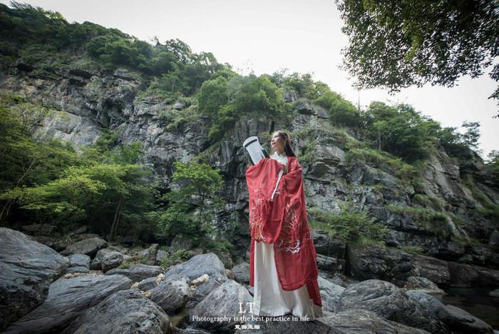 求生指南：第三人称