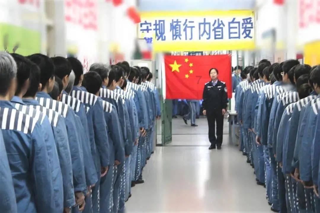 豪宅屋顶逃脱