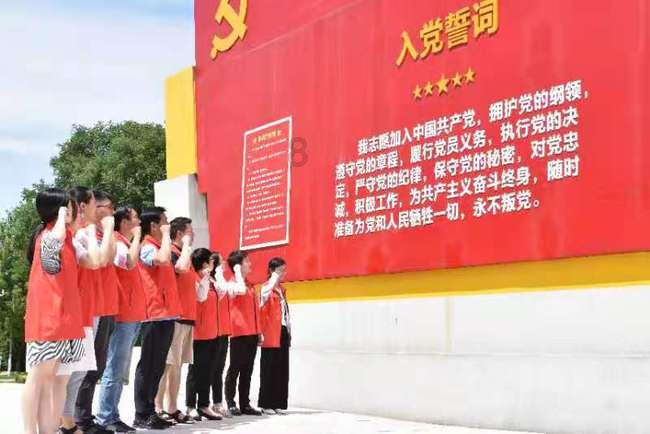 播放量破5亿，王凯、杨烁都压不住！这部黑马剧不简单啊
