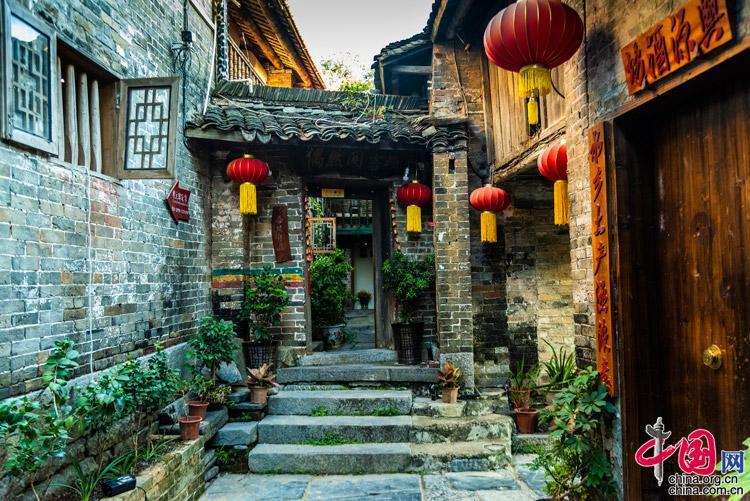 移动应用,生活更智能南京中大医院离隆基广场近还是离金鹰广商厦近?